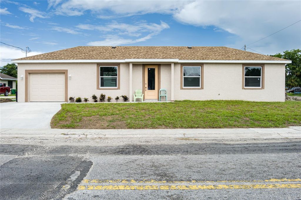 Photo of 1515 2nd Avenue W, Palmetto, FL 34221 (MLS # A4657144)