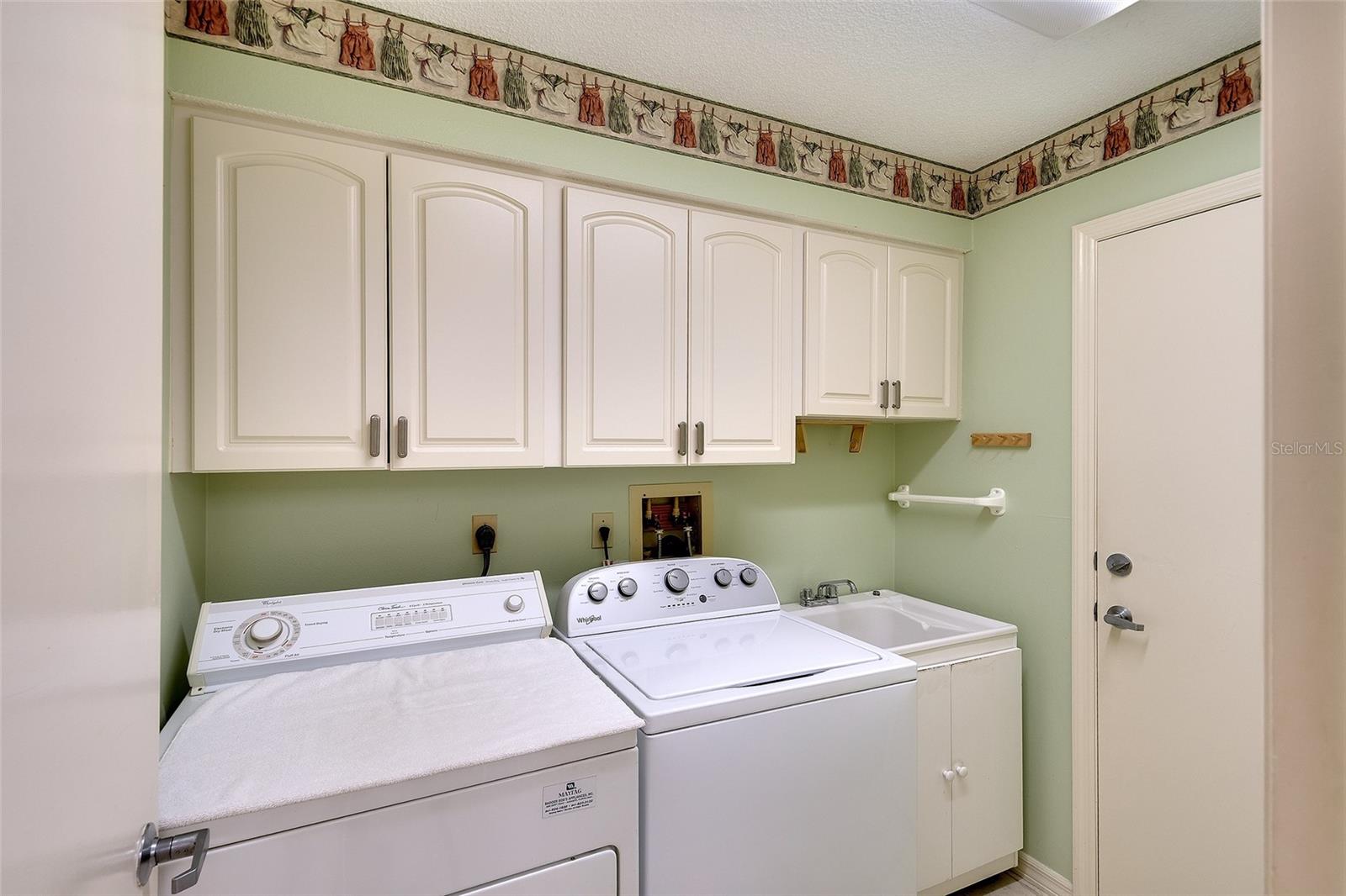 LAKESHORE VILLAGE SOUTH - Residential