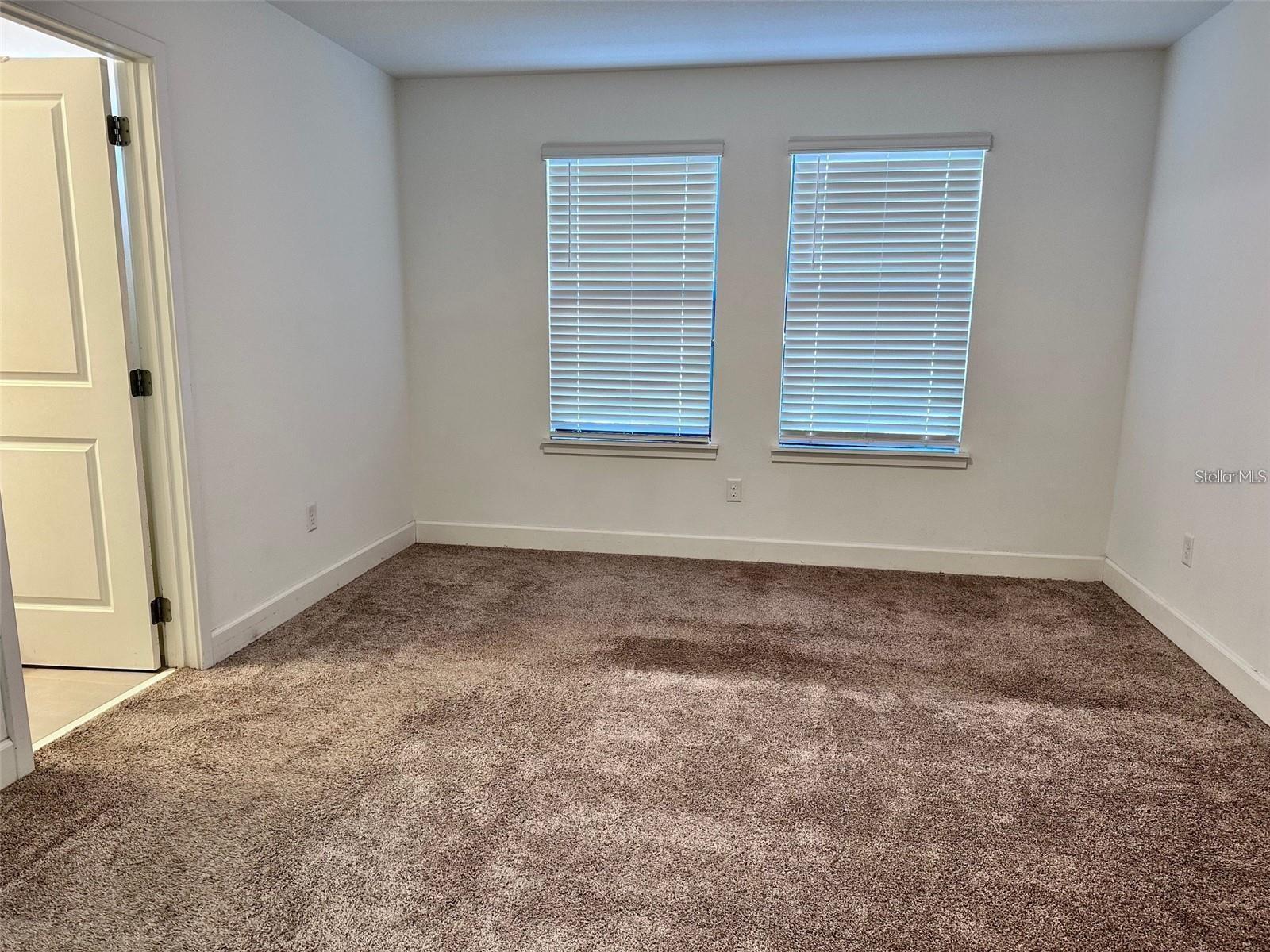 TERRA ESMERALDA - Residential Lease