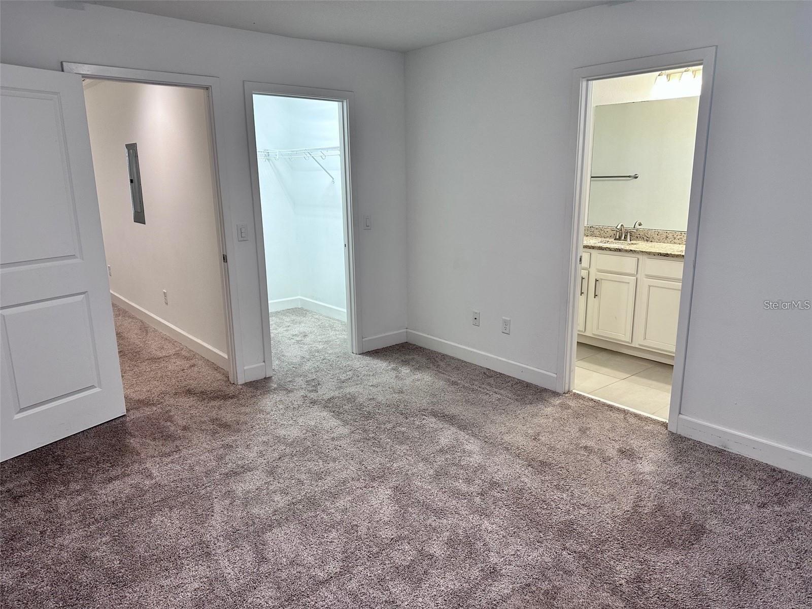 TERRA ESMERALDA - Residential Lease