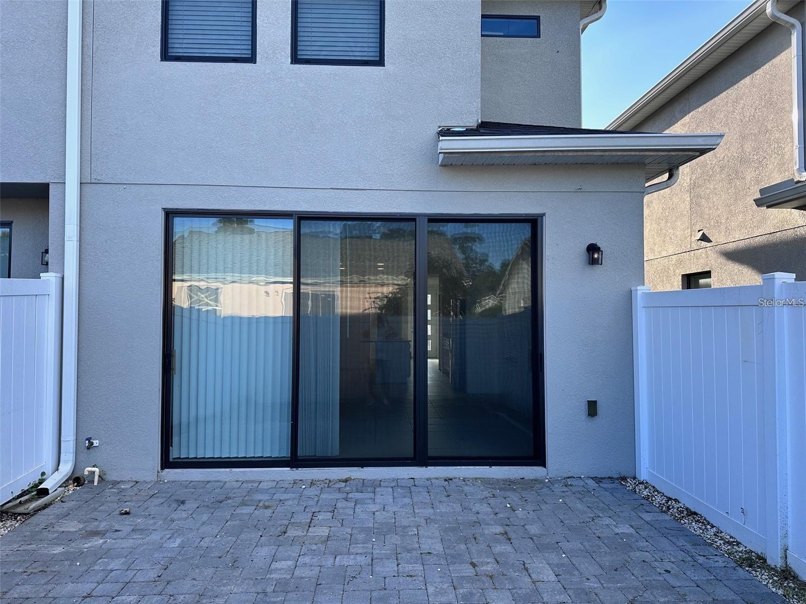 TERRA ESMERALDA - Residential Lease