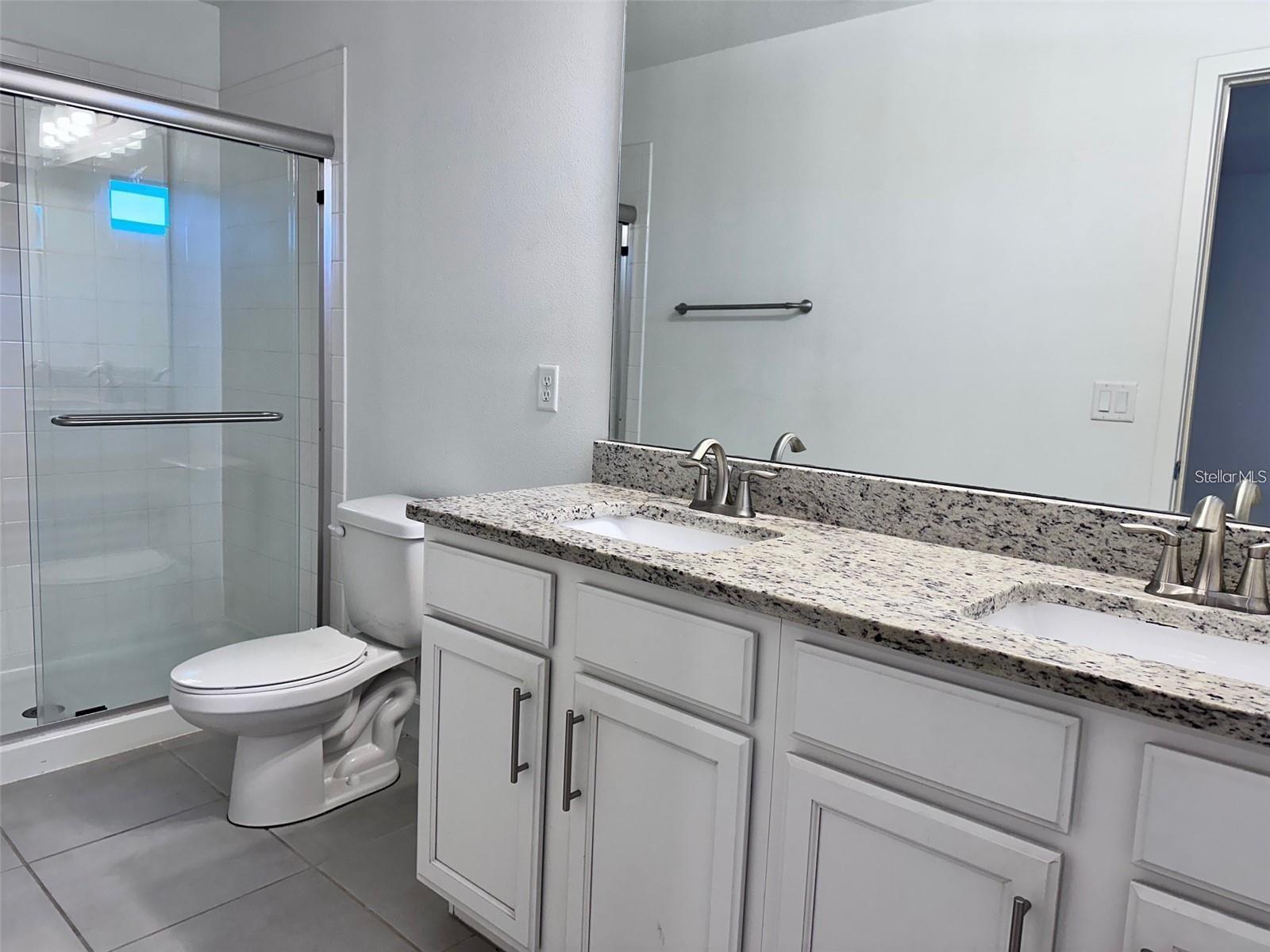 TERRA ESMERALDA - Residential Lease