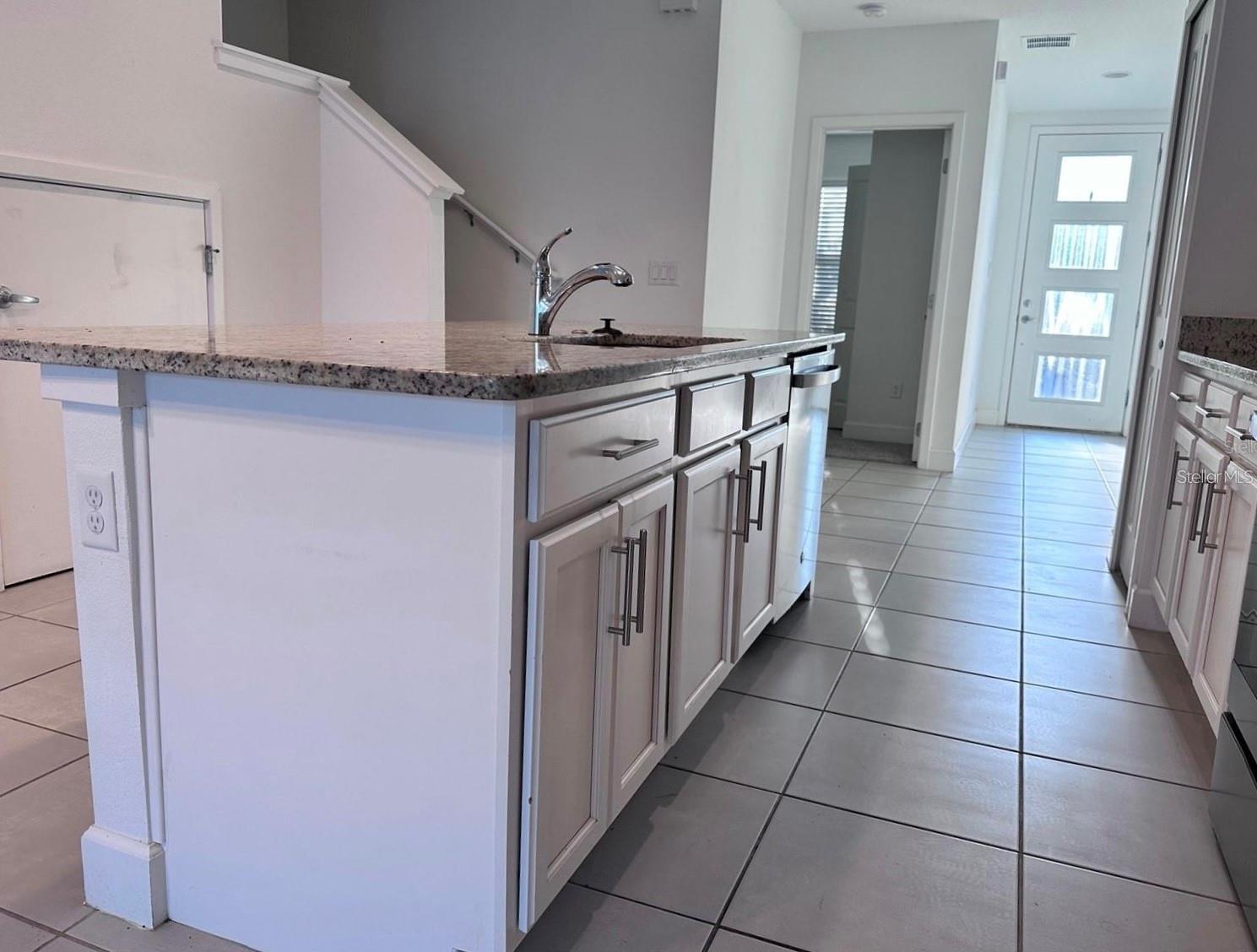 TERRA ESMERALDA - Residential Lease