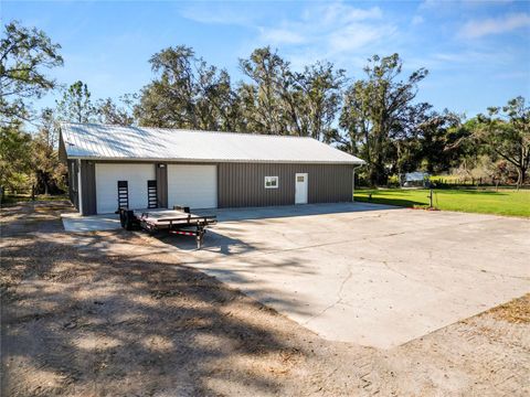 A home in LAKELAND