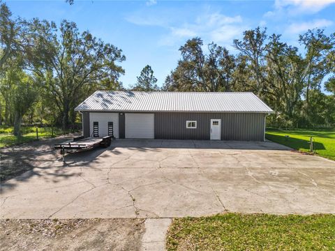 A home in LAKELAND