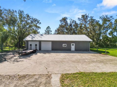 A home in LAKELAND