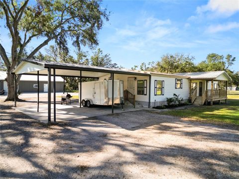 A home in LAKELAND