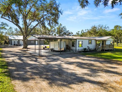 A home in LAKELAND