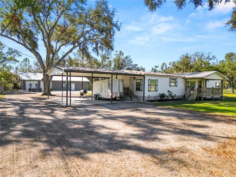 A home in LAKELAND