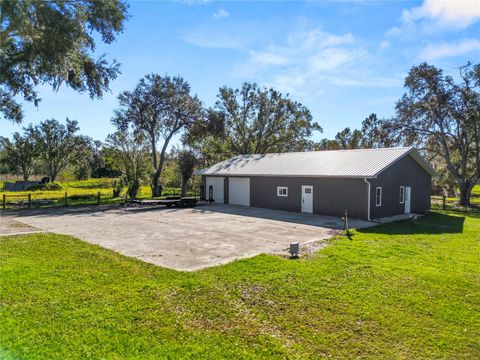 A home in LAKELAND