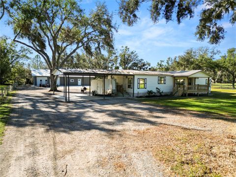 A home in LAKELAND