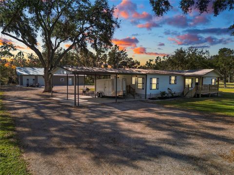 A home in LAKELAND