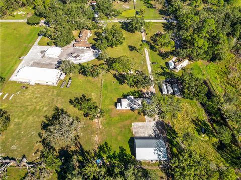 A home in LAKELAND