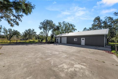 A home in LAKELAND