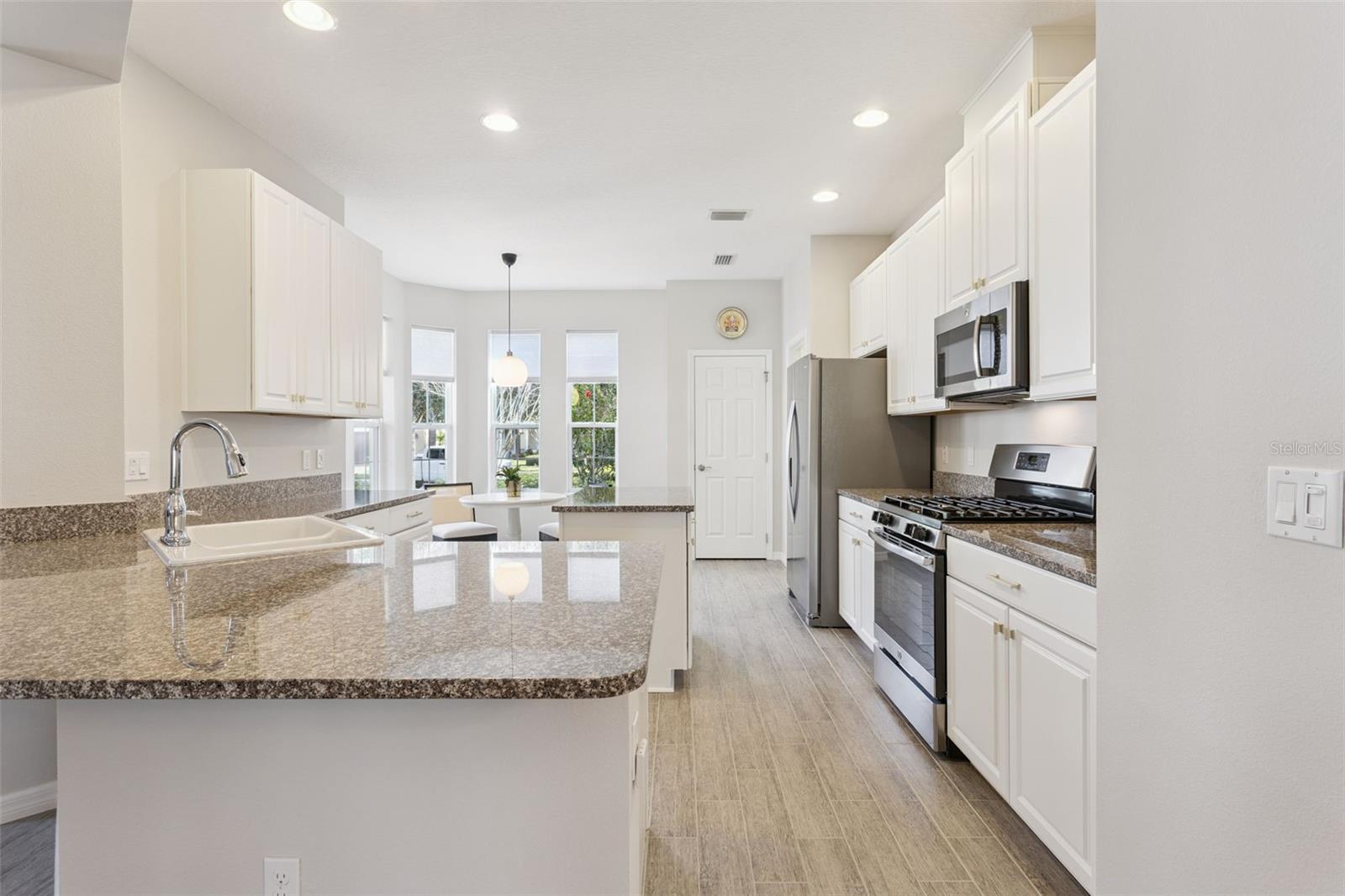 CASCADES/GROVELAND PH 4-1 - Residential