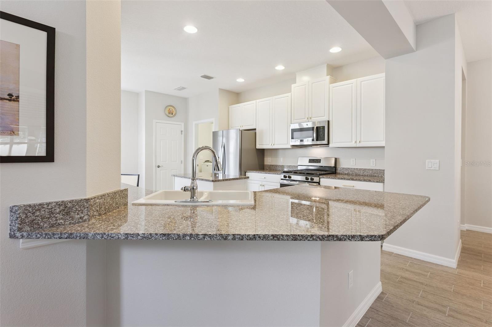 CASCADES/GROVELAND PH 4-1 - Residential