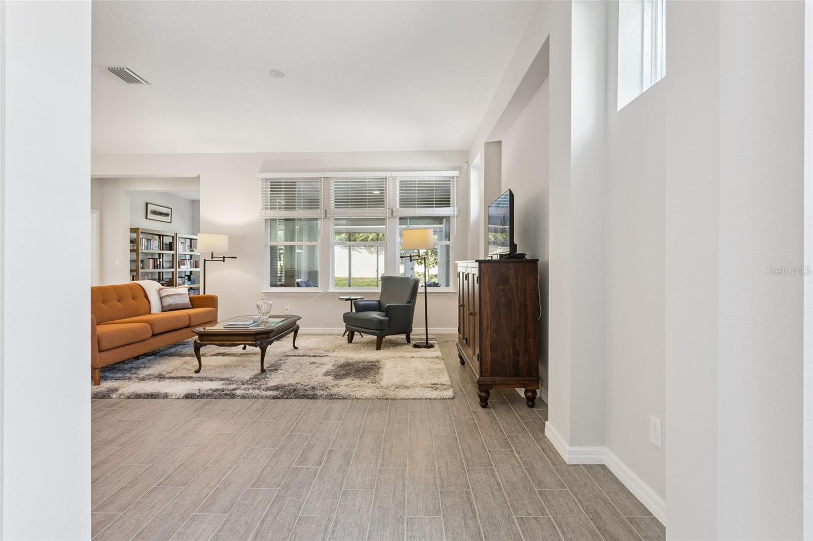 CASCADES/GROVELAND PH 4-1 - Residential