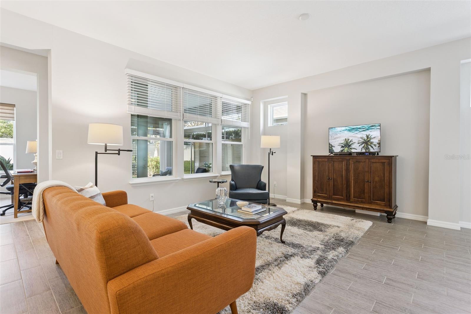 CASCADES/GROVELAND PH 4-1 - Residential