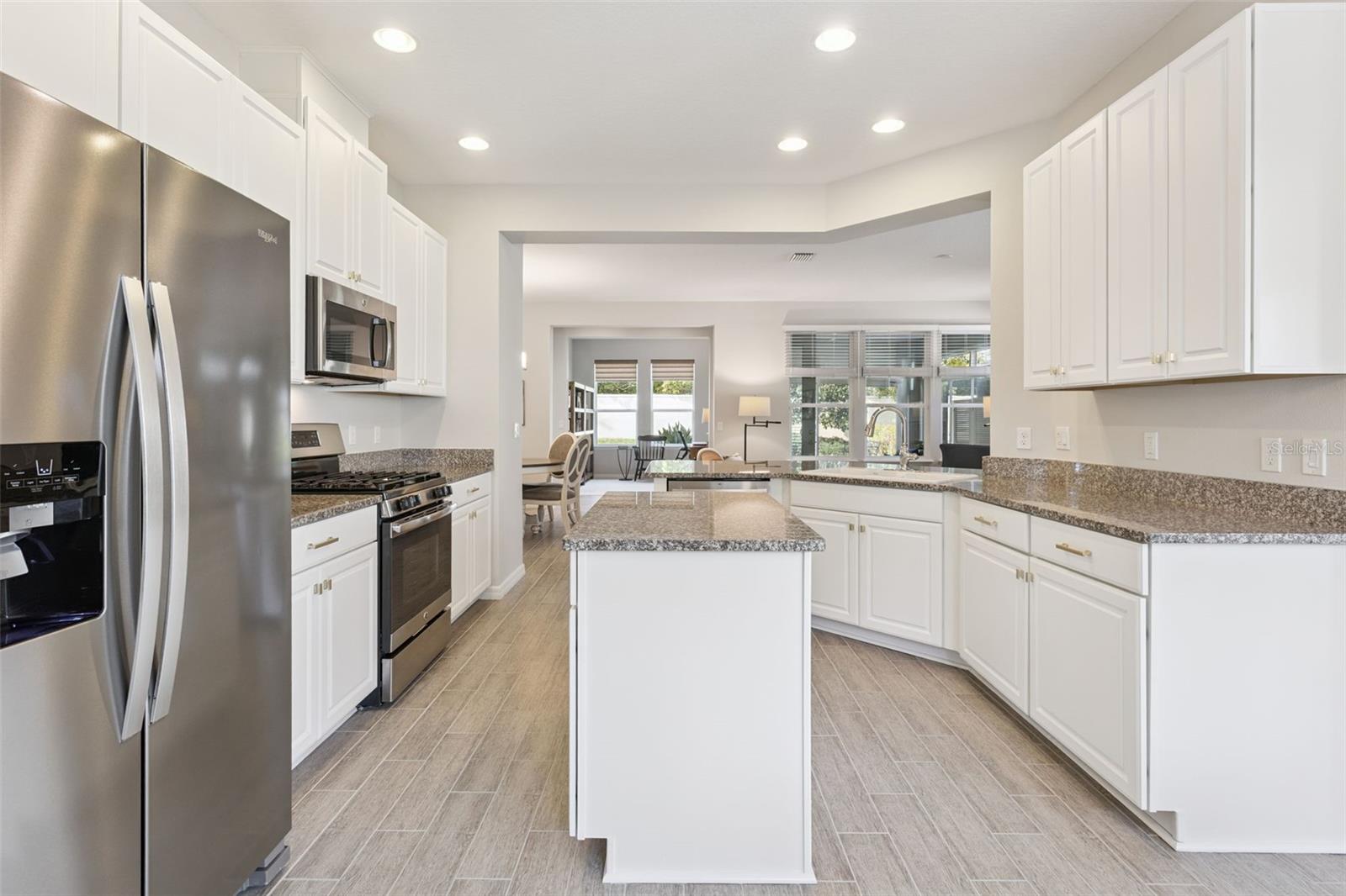 CASCADES/GROVELAND PH 4-1 - Residential