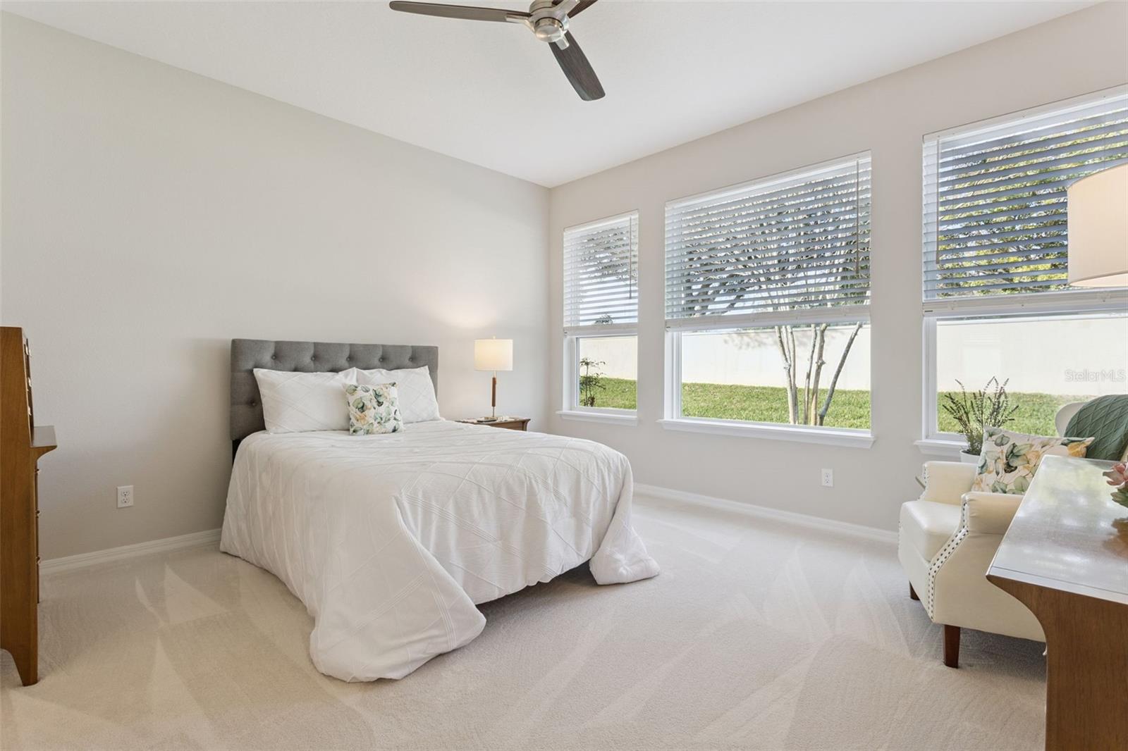 CASCADES/GROVELAND PH 4-1 - Residential