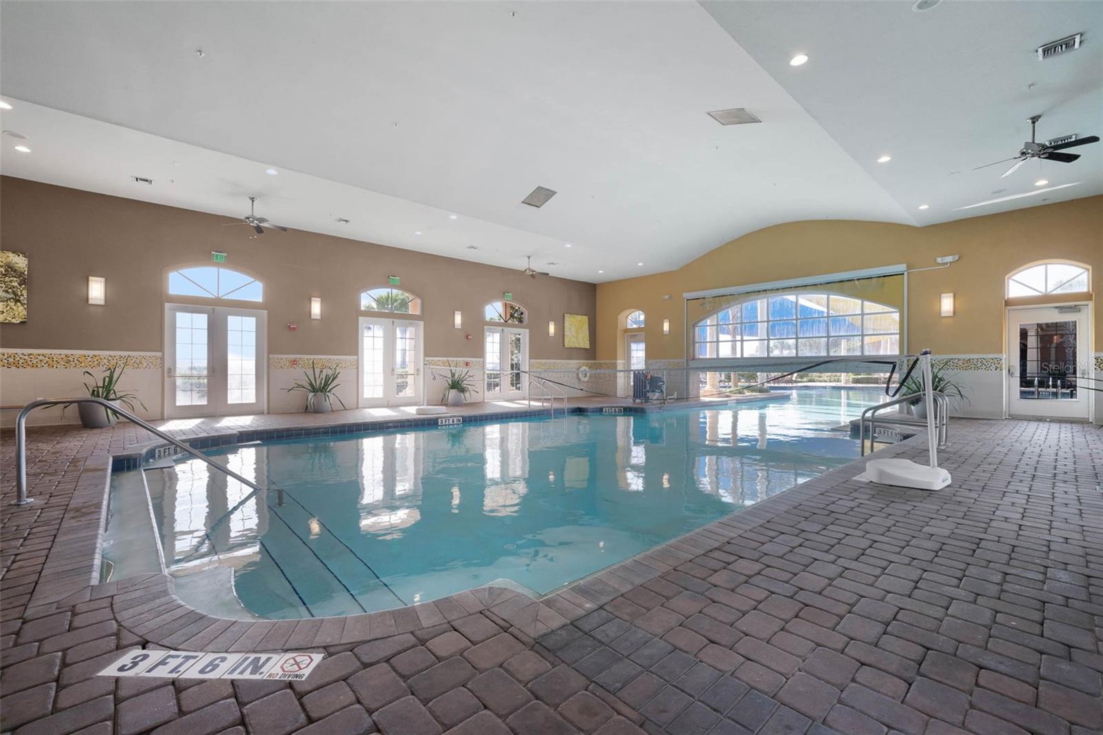 CASCADES/GROVELAND PH 4-1 - Residential