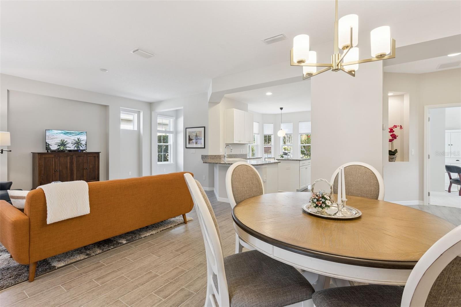 CASCADES/GROVELAND PH 4-1 - Residential