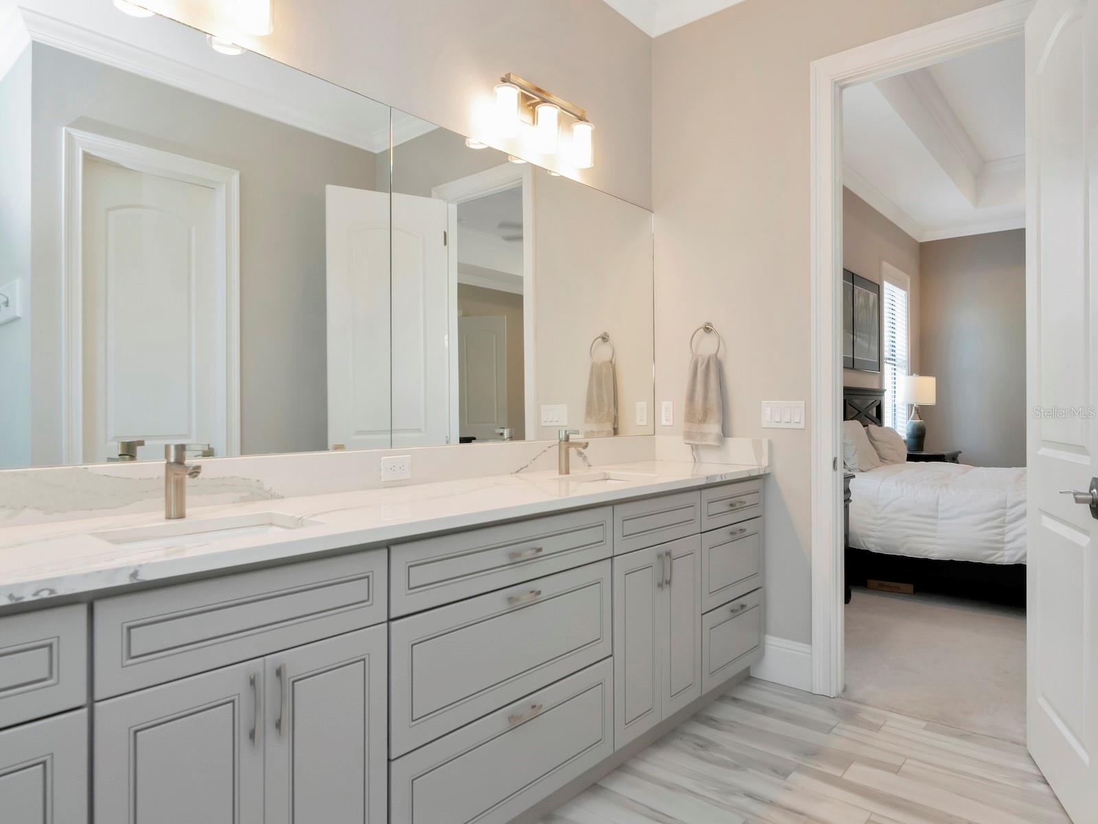 DAVIS ISLANDS PB10 PG52 TO 57 - Residential