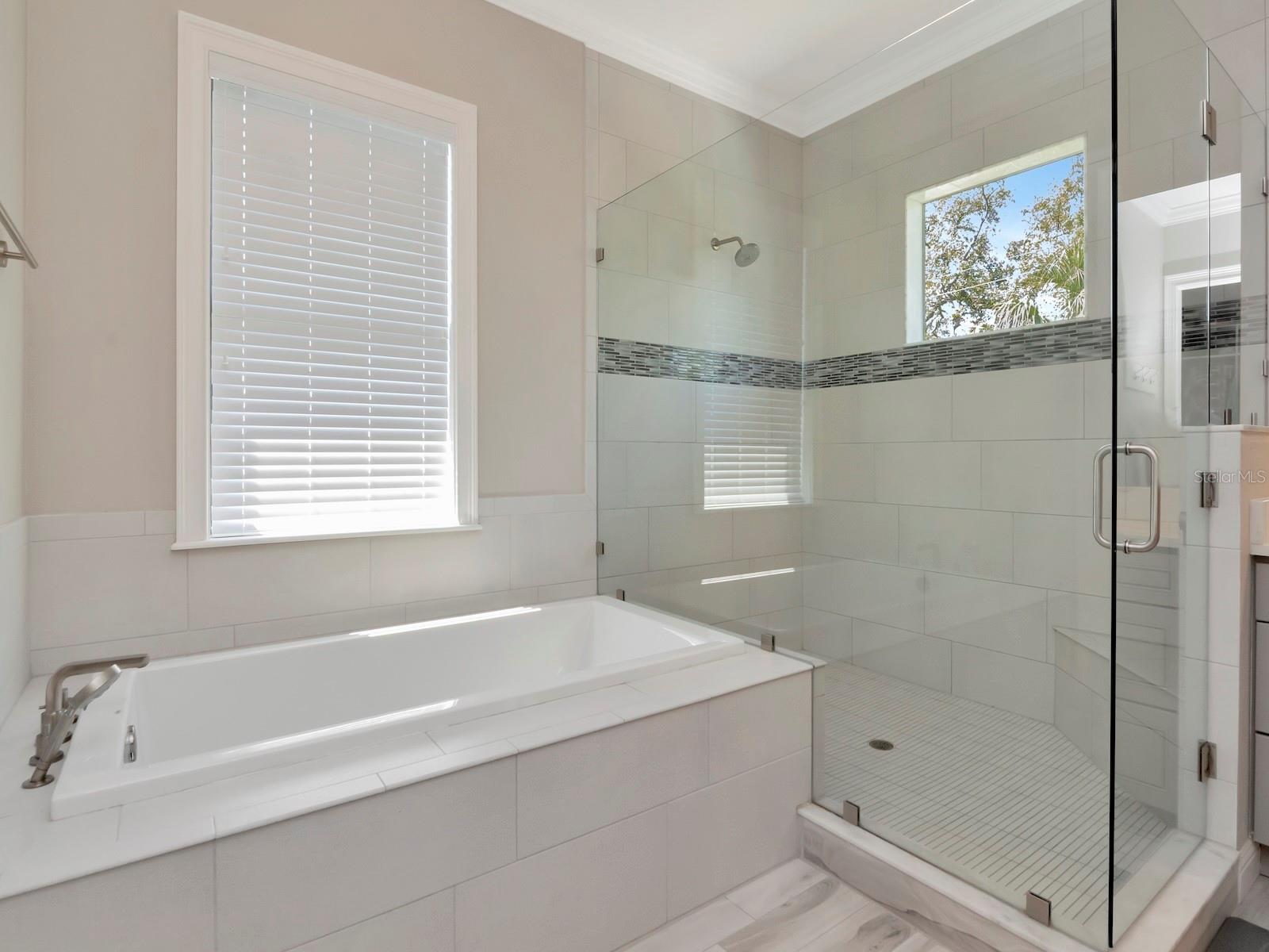 DAVIS ISLANDS PB10 PG52 TO 57 - Residential