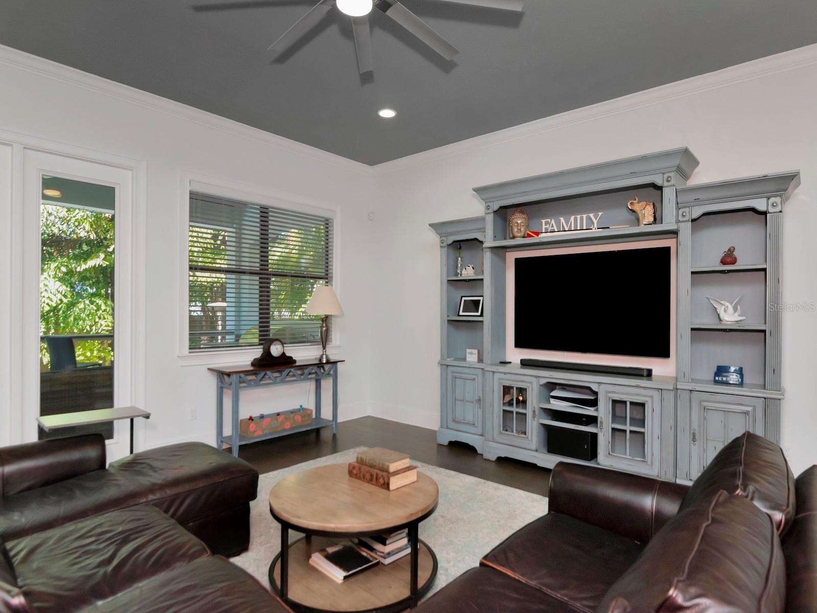 DAVIS ISLANDS PB10 PG52 TO 57 - Residential