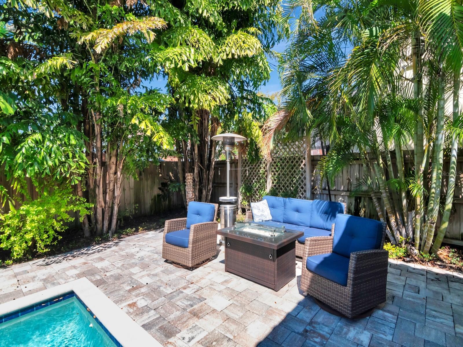 DAVIS ISLANDS PB10 PG52 TO 57 - Residential