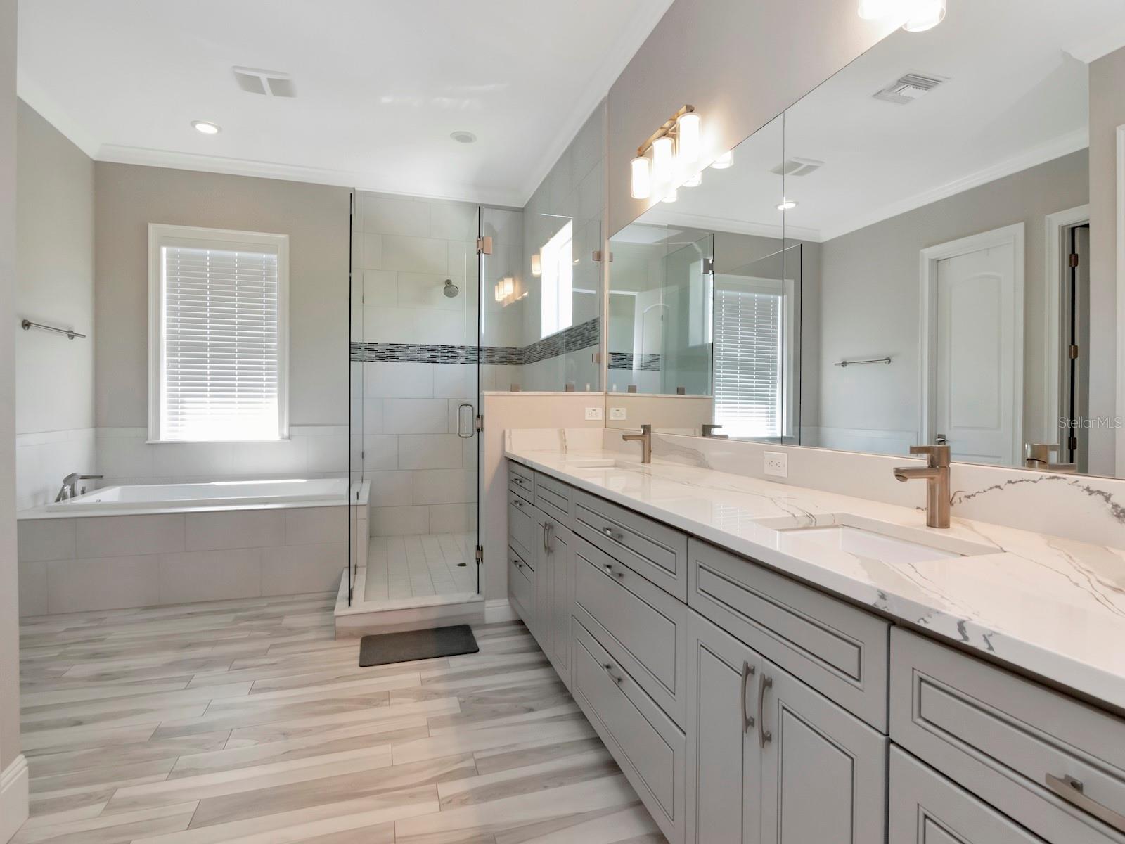 DAVIS ISLANDS PB10 PG52 TO 57 - Residential