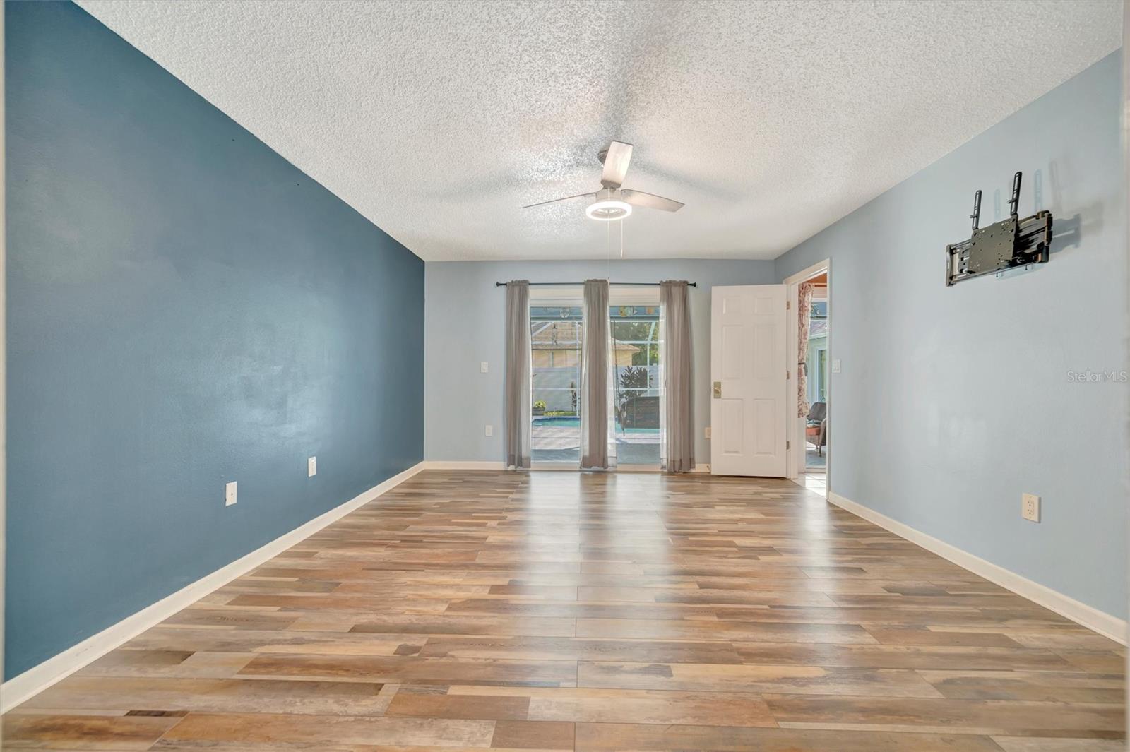 CEDAR CREEK - Residential
