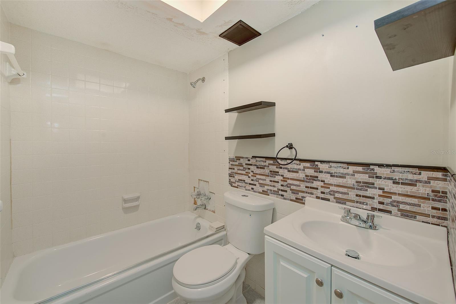 IMPERIAL EMBASSY CONDO - Residential