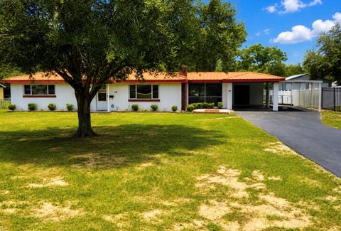Photo of 205 E Jersey Avenue, Brandon, FL 33510 (MLS # L4962802)
