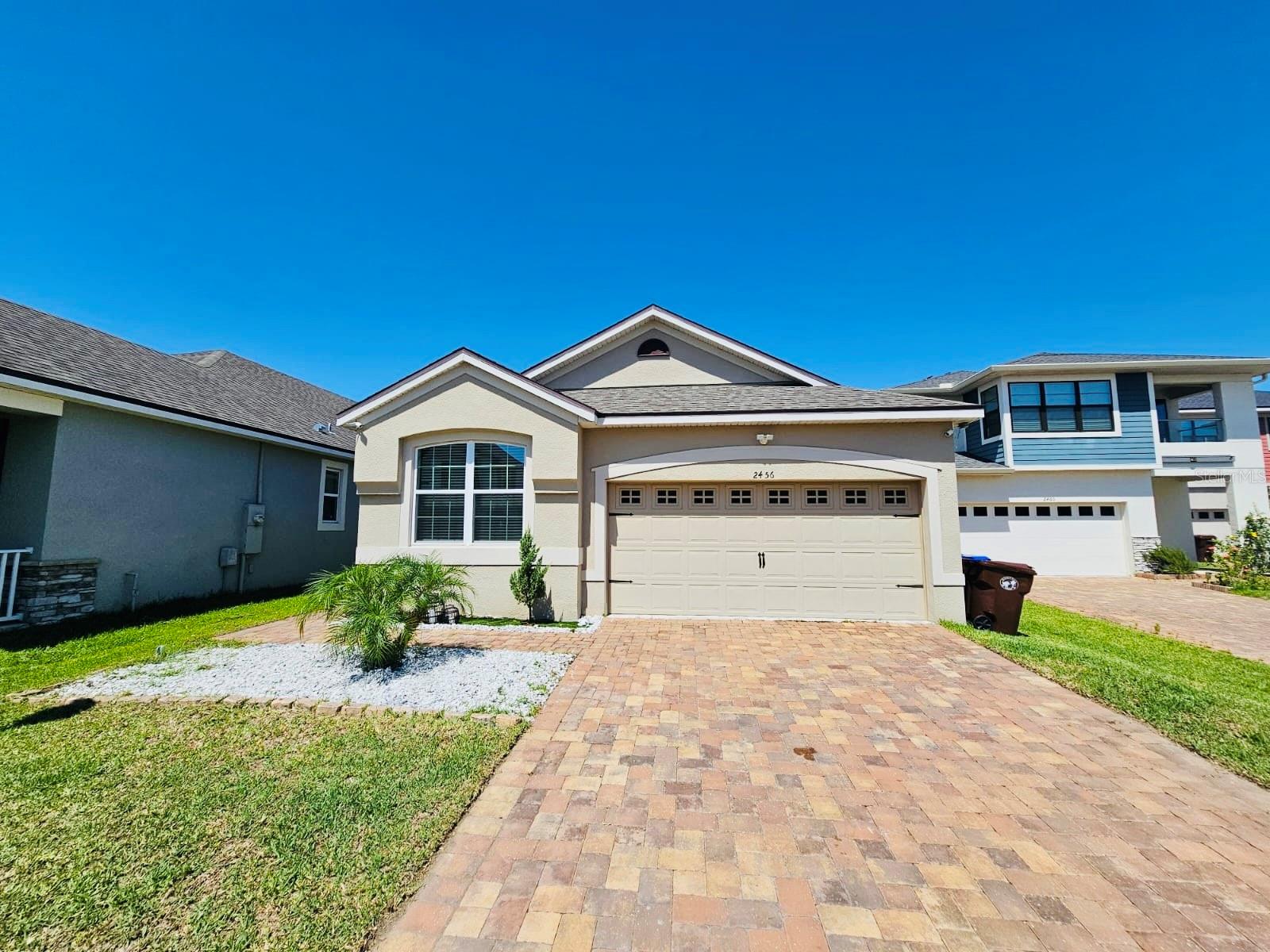 2456 VARENNA LOOP
