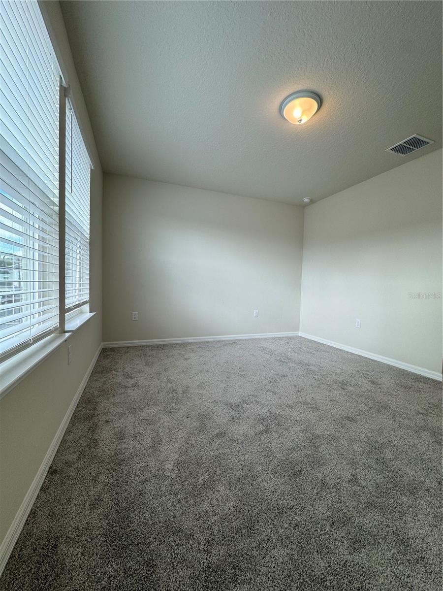 OVIEDO SQUARE - Residential Lease