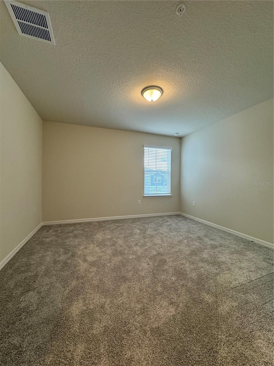 OVIEDO SQUARE - Residential Lease