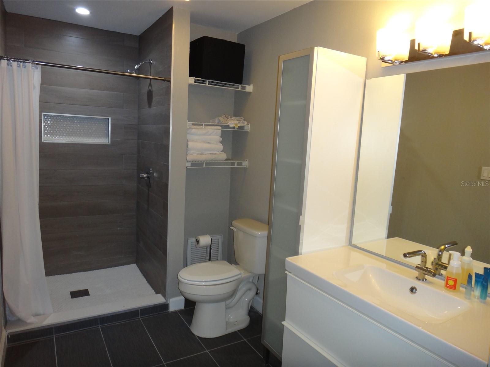 ORCHID OAKS I - Residential Lease