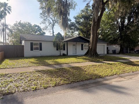 Photo of 611 Limber Lane, Lakeland, FL 33810 (MLS # P4938832)