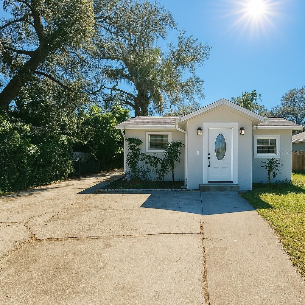 Photo of 1310 W Burger Street, Tampa, FL 33604 (MLS # TB8442416)