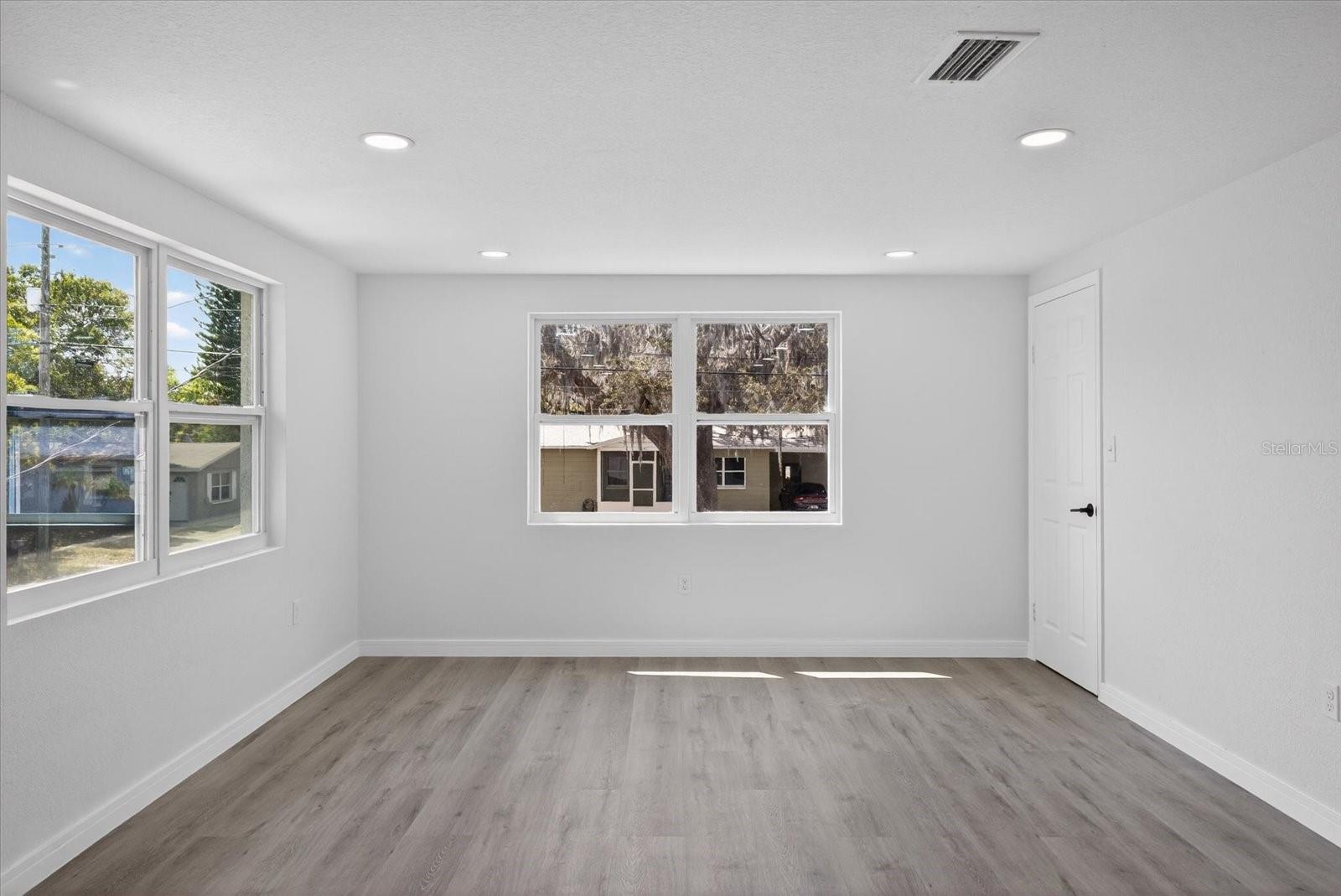 BEACON SQUARE - Residential