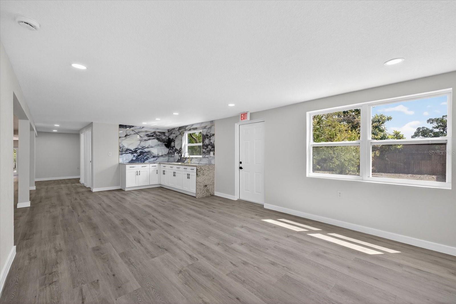 BEACON SQUARE - Residential