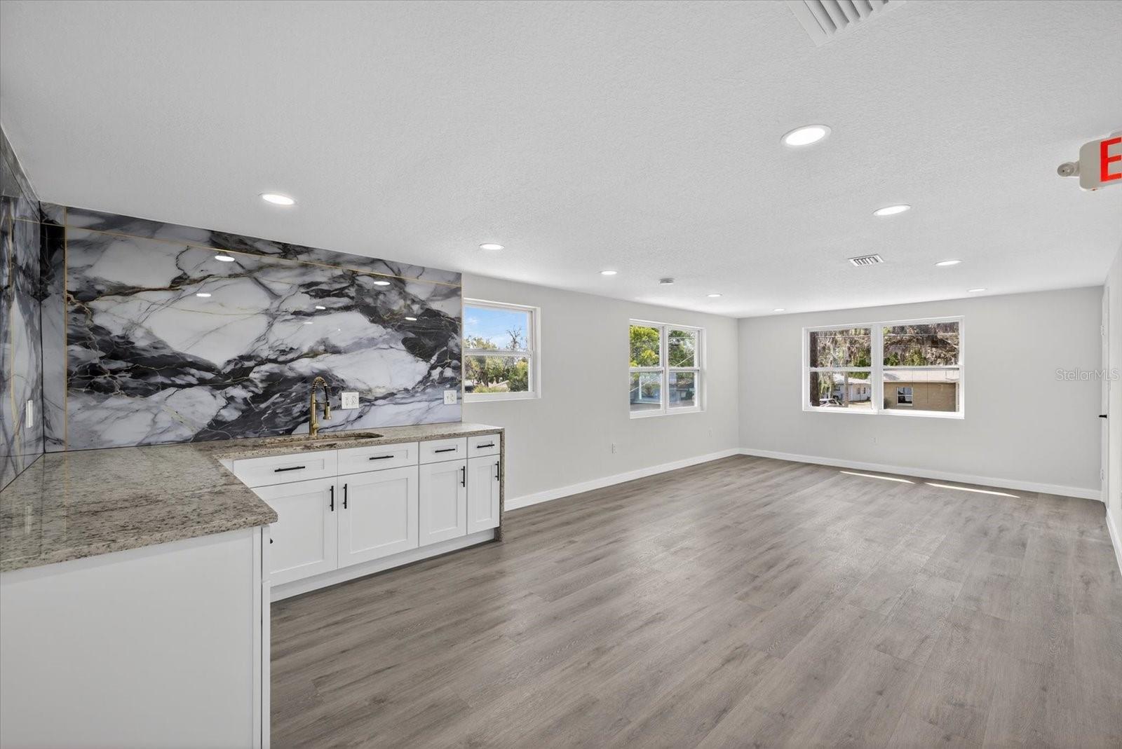 BEACON SQUARE - Residential