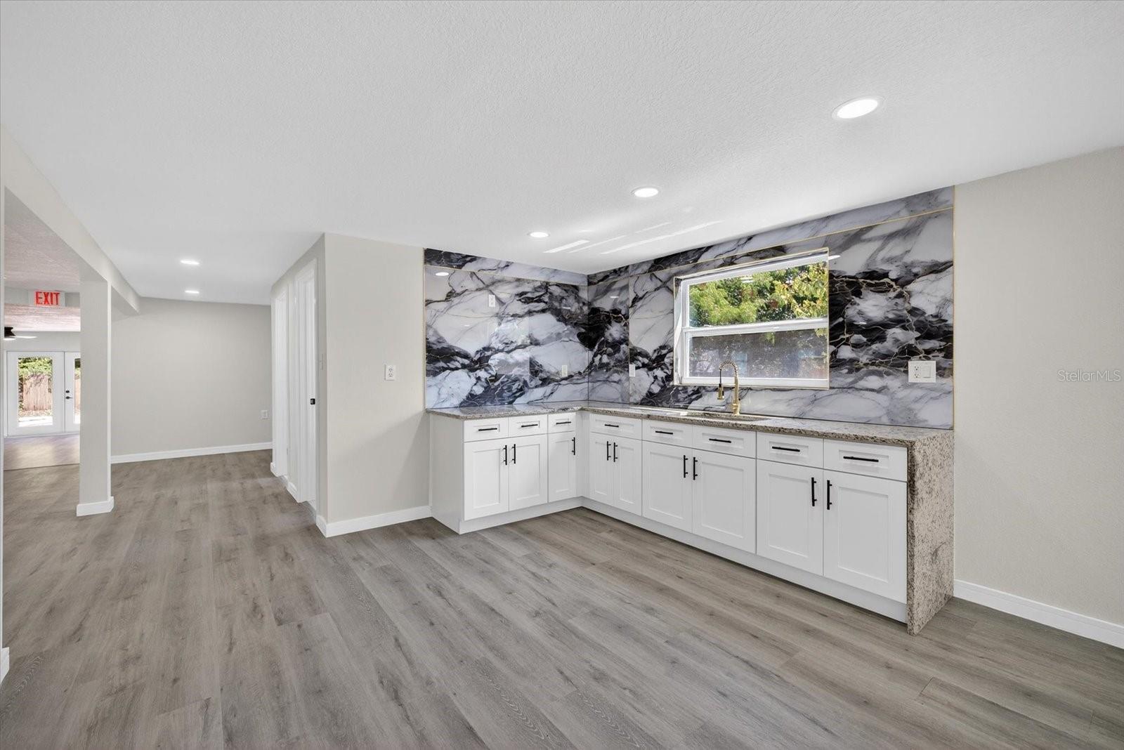 BEACON SQUARE - Residential