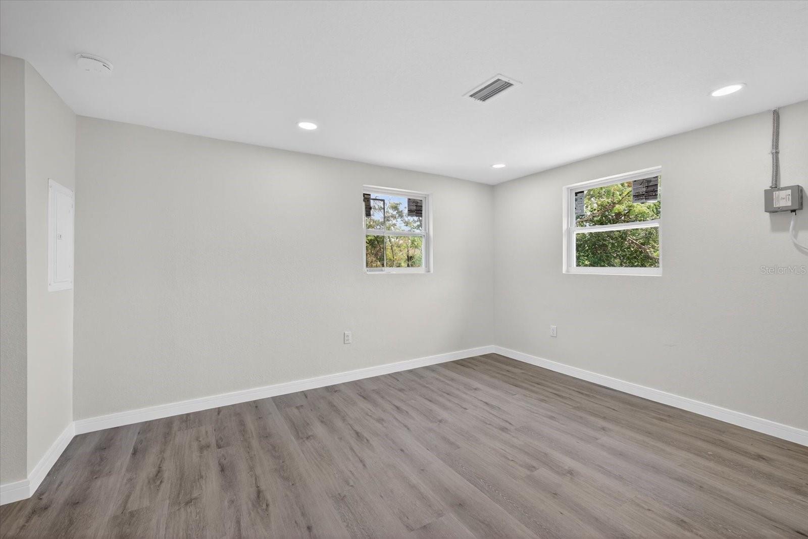 BEACON SQUARE - Residential