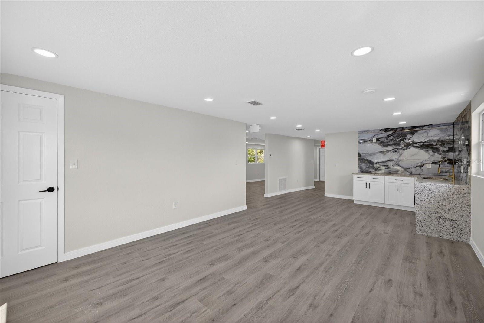 BEACON SQUARE - Residential