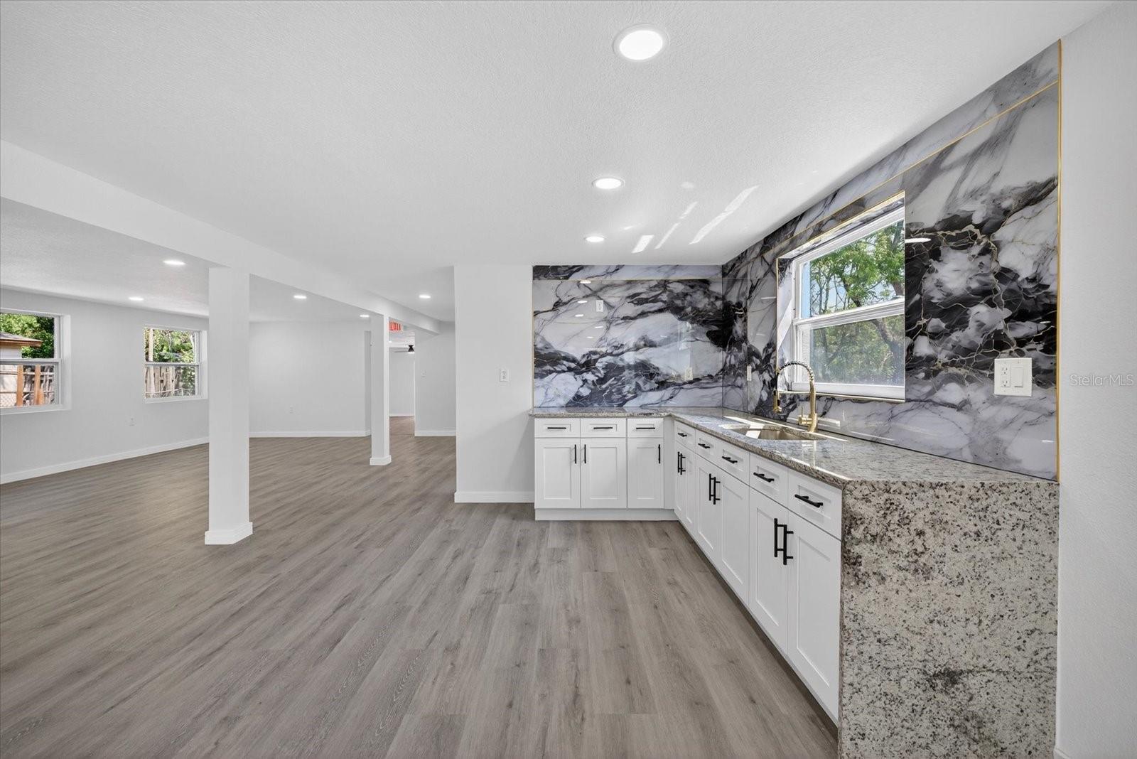 BEACON SQUARE - Residential