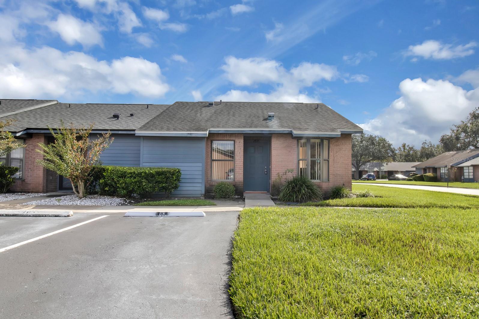 2835 SHANNON OAK COURT