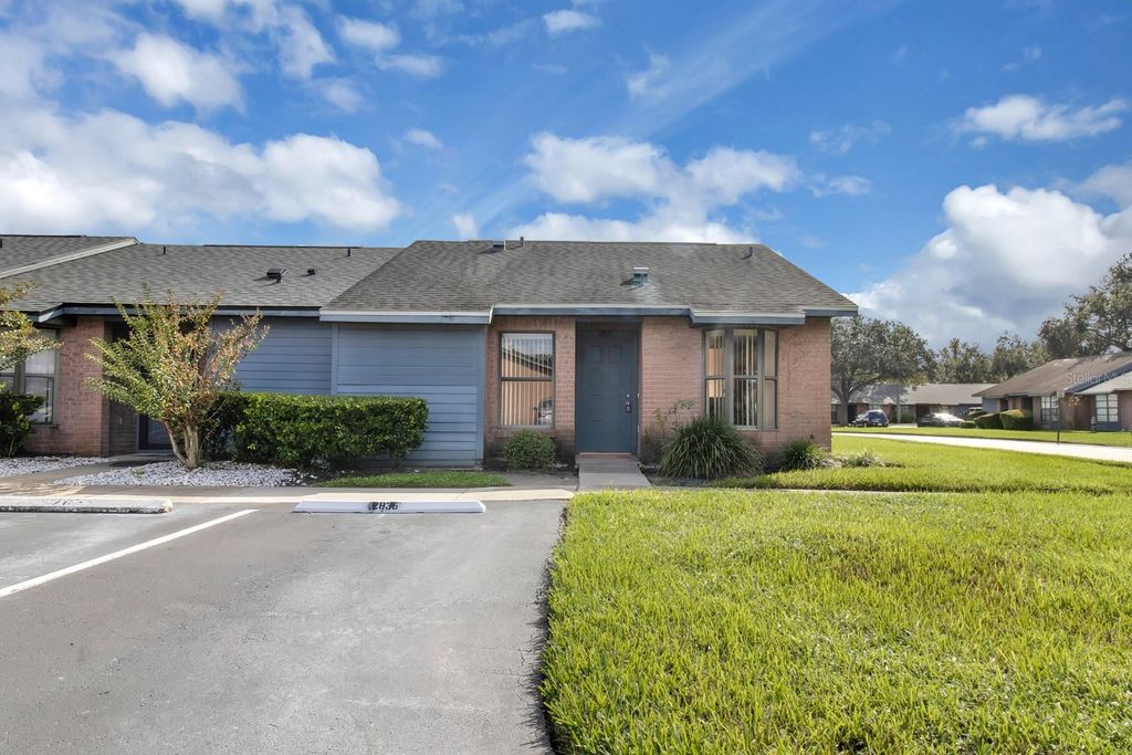 Photo of 2835 Shannon Oak Court, Saint Cloud, FL 34769 (MLS # S5136144)