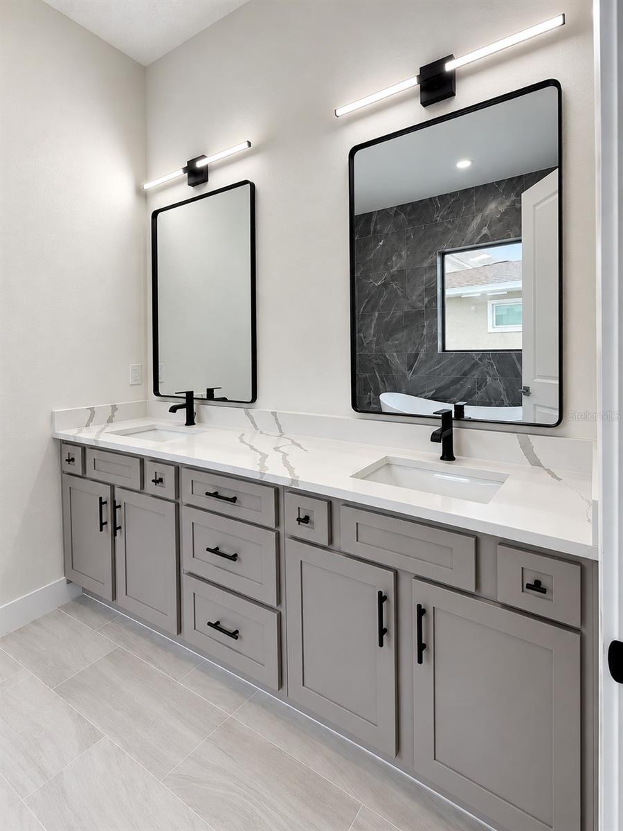 4112 SOUTHERN VALLEY LOOP
